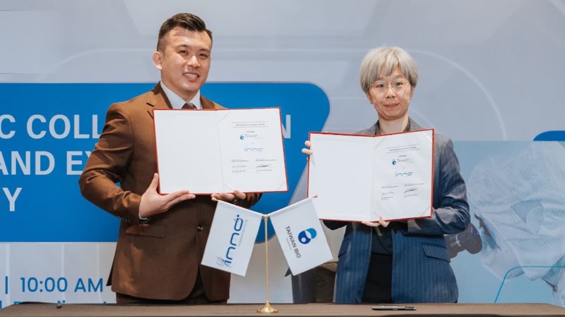 Signing collaboration agreements