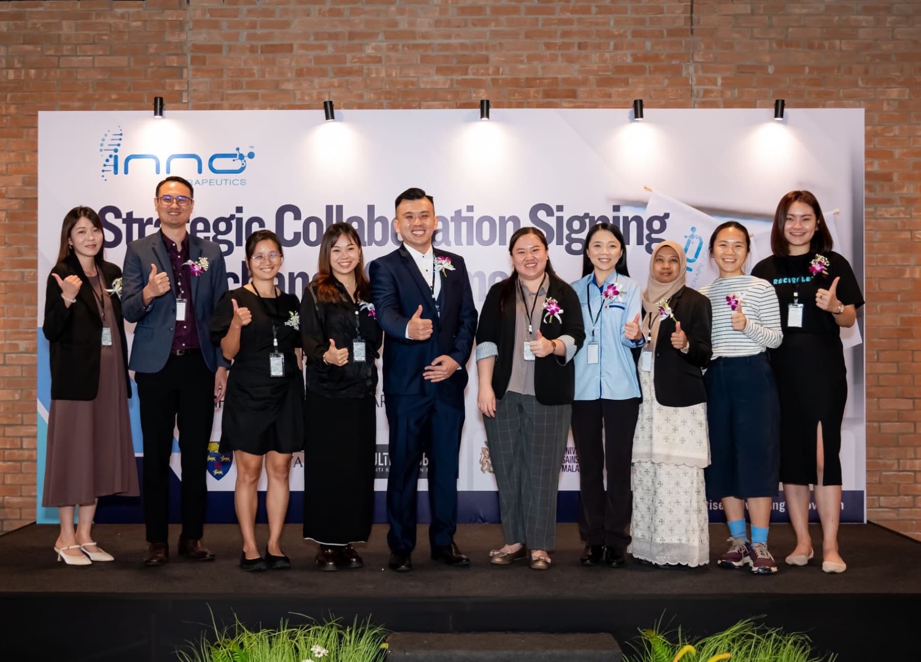 Inno Therapeutics and its collaborators at the August 2026 signing ceremony